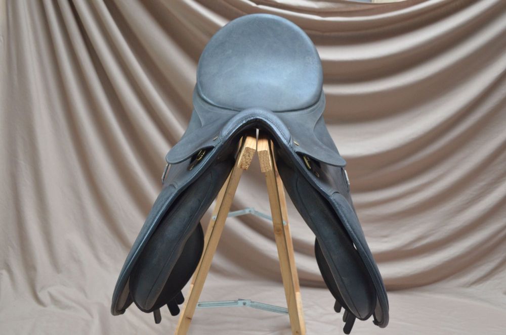 Wintec CAIR siodło wszechstronne z wymiennymi łękami 17,5"