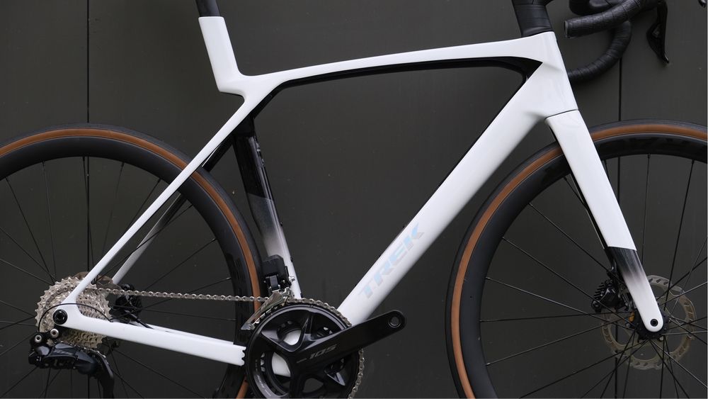 Новий шосейний велосипед Trek Madone SL 6 105 Di2 Gen 8 (2025)