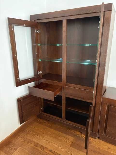 Komplet mebli dębowych z oświetleniem LED - gotowy system