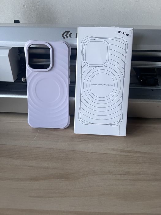 Etui ochronne do iPhone 16 Pro z MagSafe w kolorze fioletowym liliac
