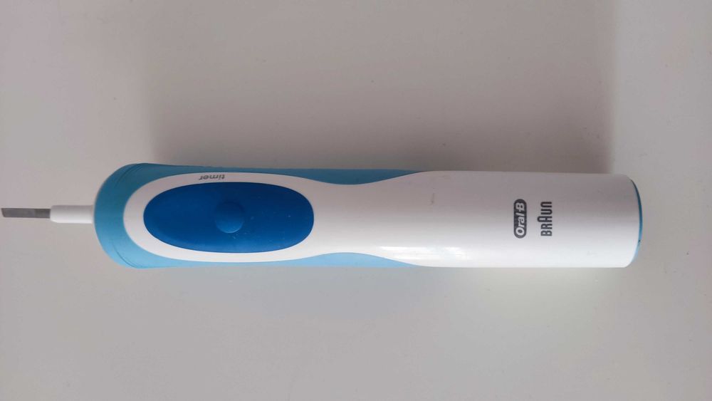 Электрическая зубная щетка Braun Oral-B (моторный блок)