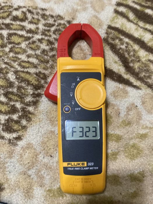 Токоизмерительные клещи Fluke 323