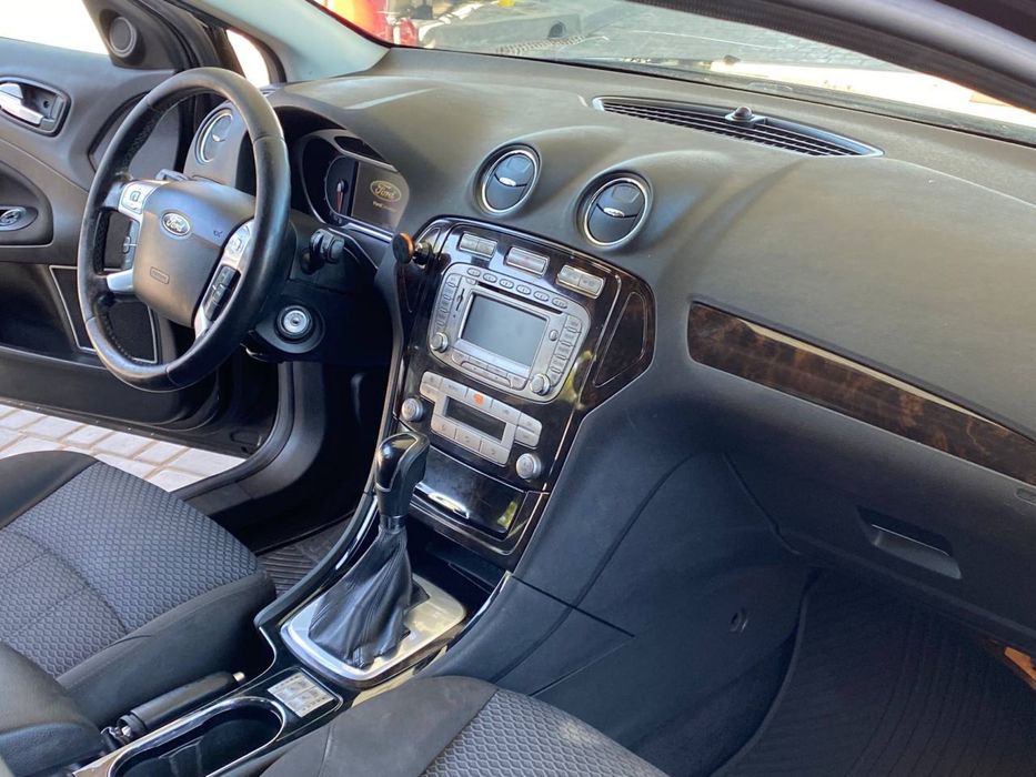 Продам Ford Mondeo 2010 год 2.0 турбодизель автомат  6 ступенчатый