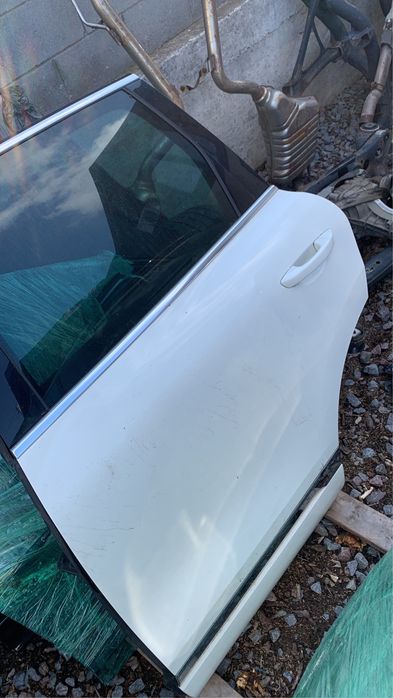 Дверь перед зад ліва права  Volkswagen Touareg cayenne таурег nf fl