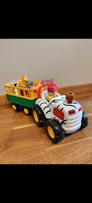 Dumel safari traktor