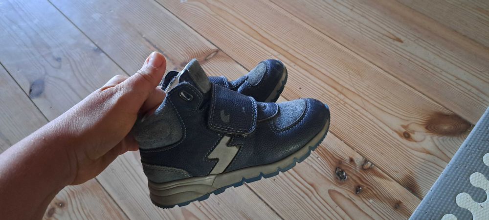 26 Naturino niebiesko - granatowe skórzane