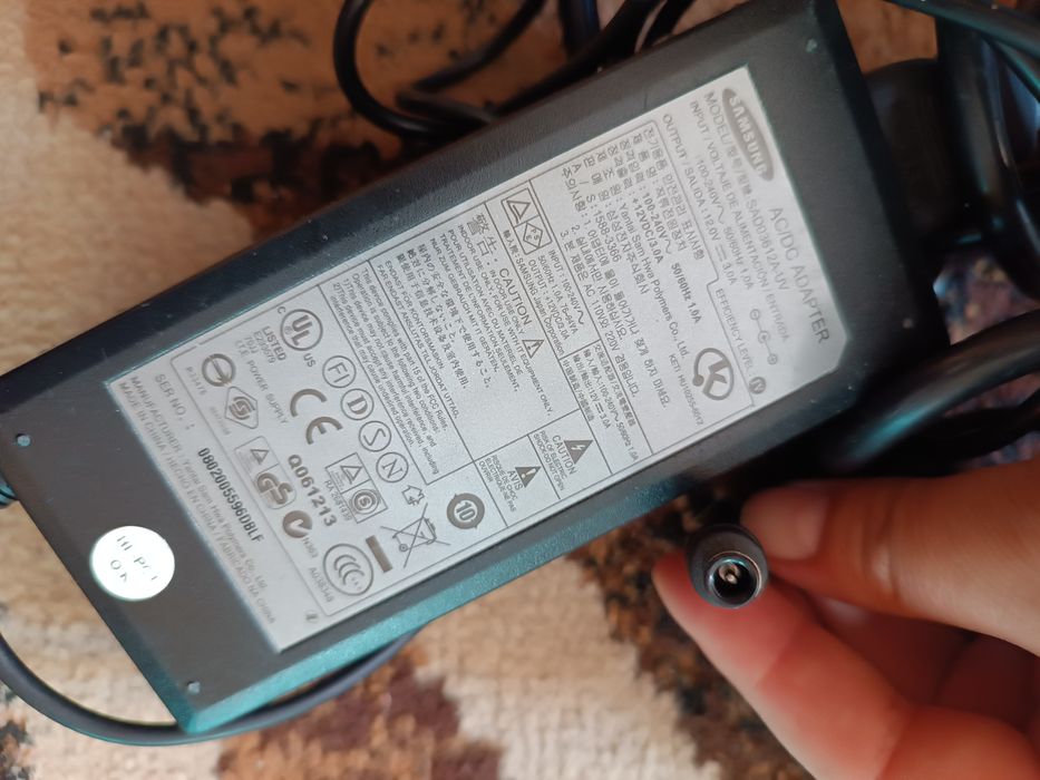 Зарядка до ноутбука