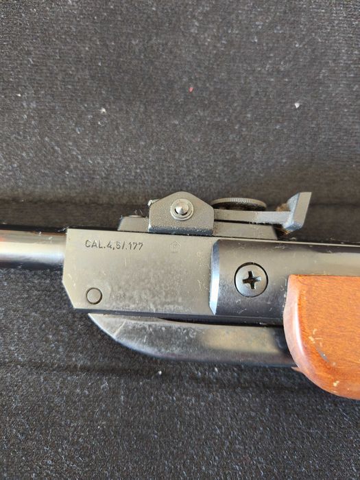 Arma de pressão com saco.