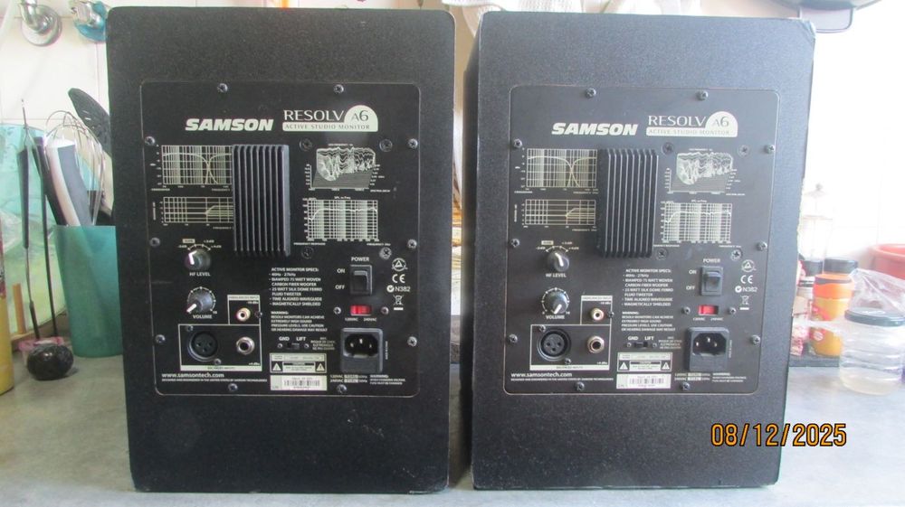 Monitores de estúdio Samson Resolv A6