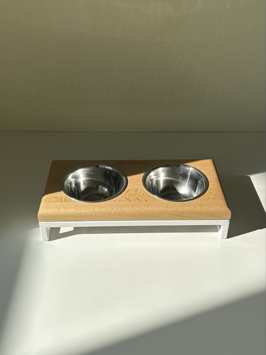 Миски на підставці Harley and Cho