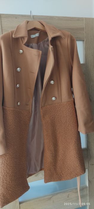 Ostateczna Obniżka . Elegancki włoski płaszcz damski