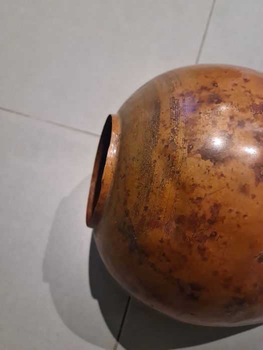 Pote de latão com tampa