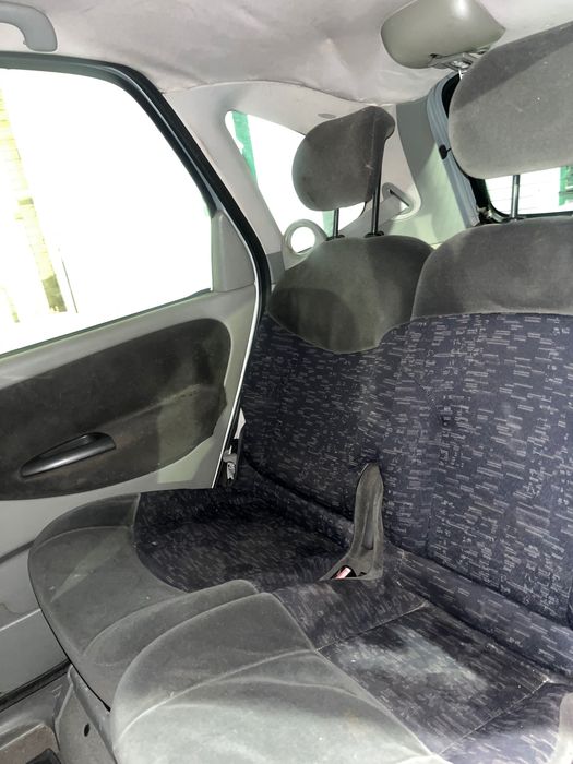Vende-se Carro Renault