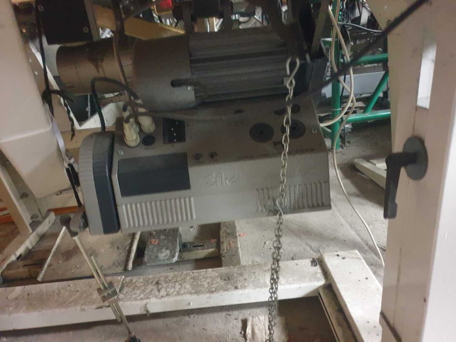 Renderowka Rimoldi-uzywana przemysłowa maszyna do szycia