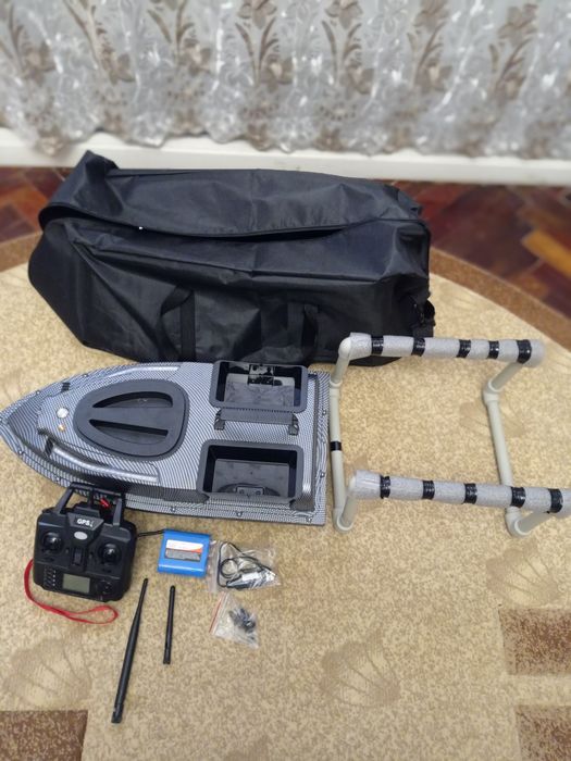 карповий кораблик FLYTEG V - 900 GPS