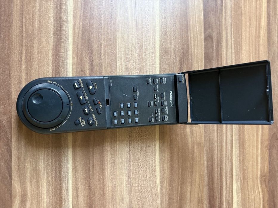 Відеомагнітофон Panasonic NV-FS100 S-VHS (Hi-Fi Stereo)