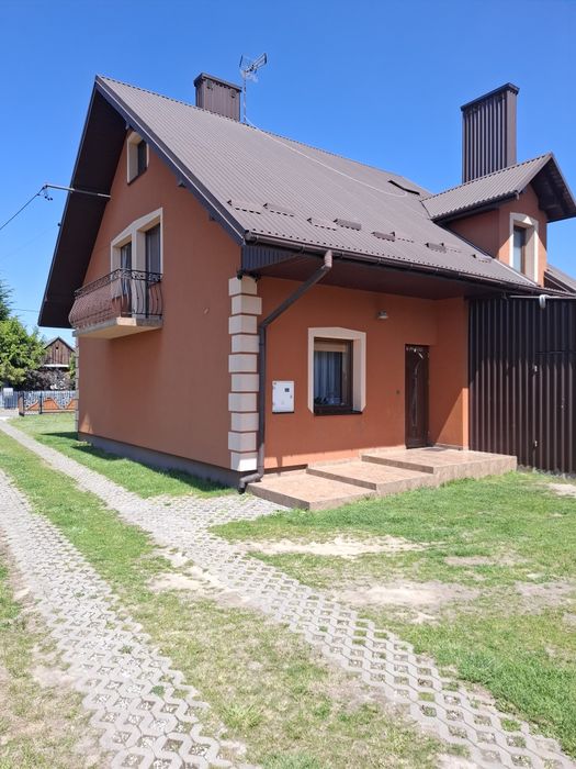 Nowoczesny dom 150m2 z dużą działką i budynkiem gospodarczym.