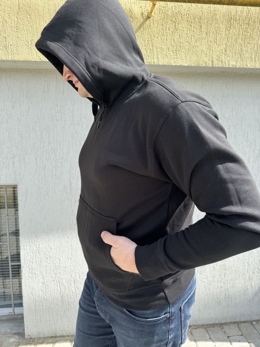 Чорний базовий худі на флісі