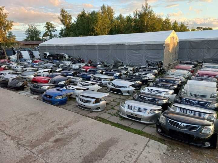 Бампер передній TOYOTA Avencis T27 розборка ТОЙОТА Авенсіс Т27