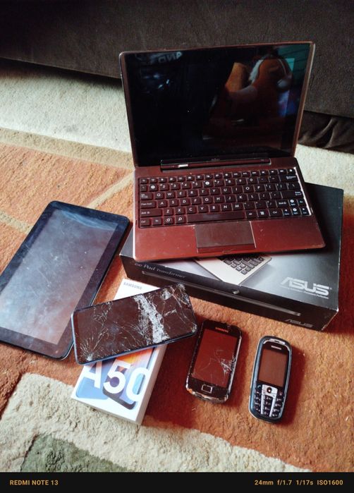 Komputery na odzysk części/metali szlachetnych.