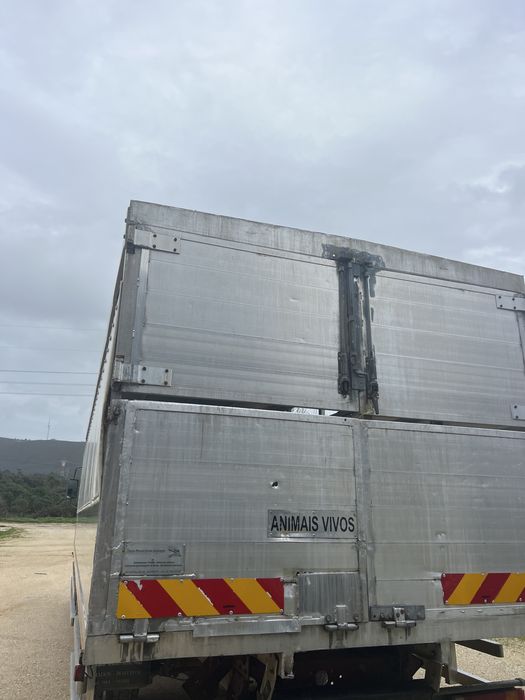 Iveco Transporte de Animais