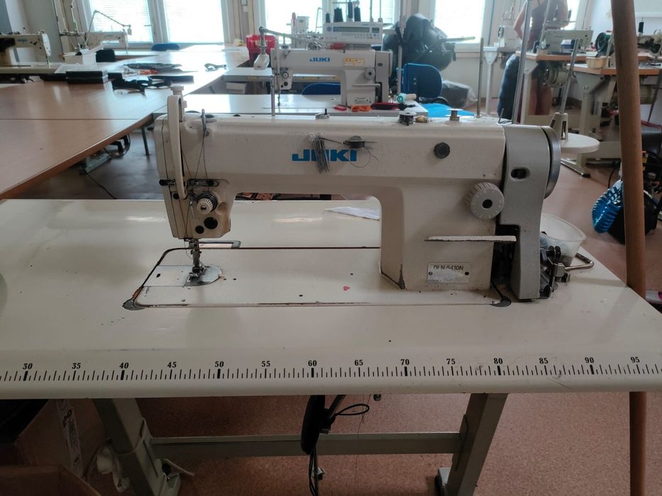 Wyprzedaż maszyn szwalniczych