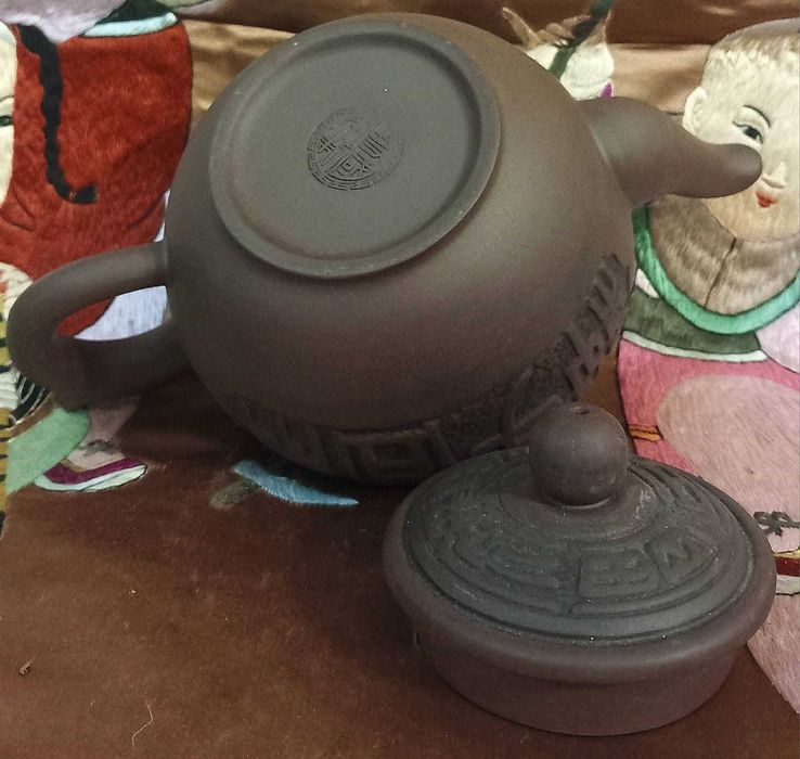 Disponível, Bonito Set de Chá, em Cerâmica Chinesa, encontra-se em muito bom estado.