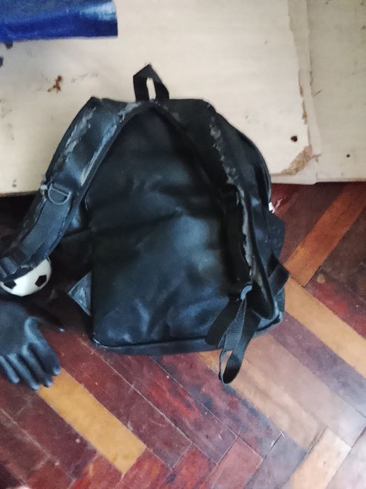 Продам рюкзак трохи потерті ручки