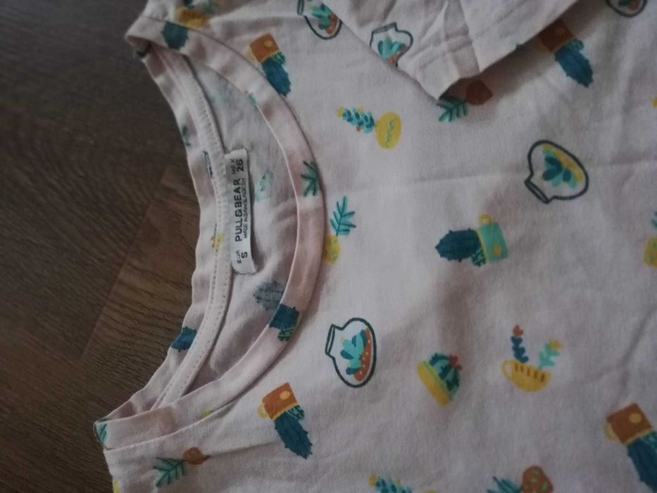 T shirt básica , tamanho s na cor salmon estampado