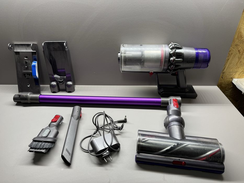 Dyson V11 odkurzacz pionowy bezworkowy