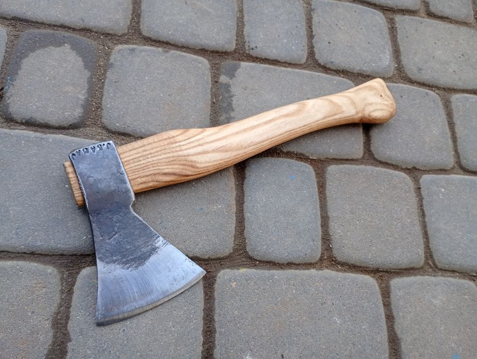 Ręcznie kuta siekiera Rttm Końskie 0,7kg