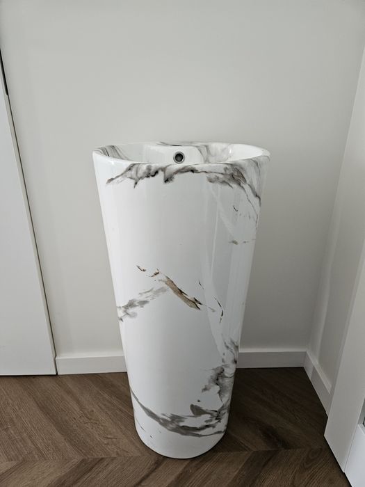 Umywalka wolnostojaca Rea