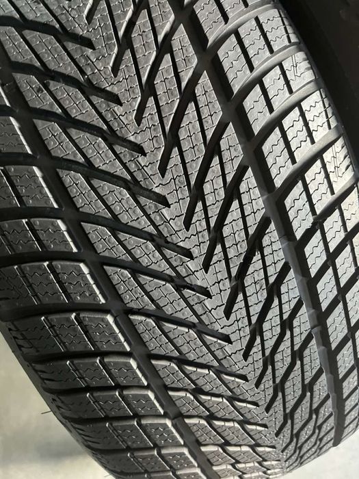 245/50/19 R19 Goodyear Ultra Grip Perfomance 3 4шт зима