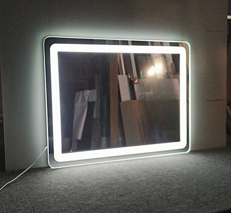 Дзеркало з LED підсвіткою в ванну кімнату в рамці кругле прямокутне