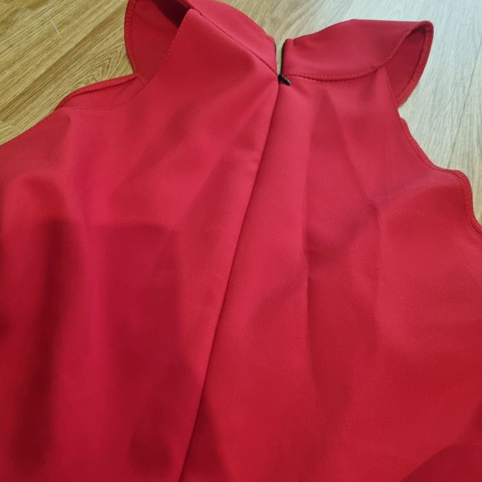 Sukienka czerwona rozkloszowana