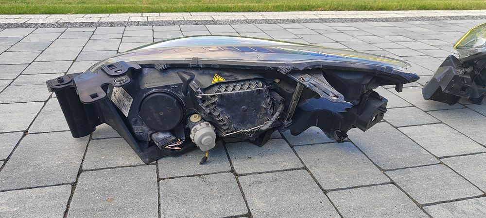 Lampy przednie przód Renault Megane III Xenon Europa