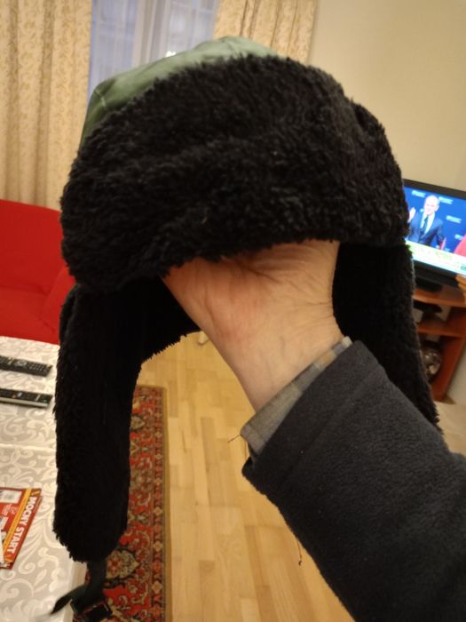 Czapka uszanka nieużywana.