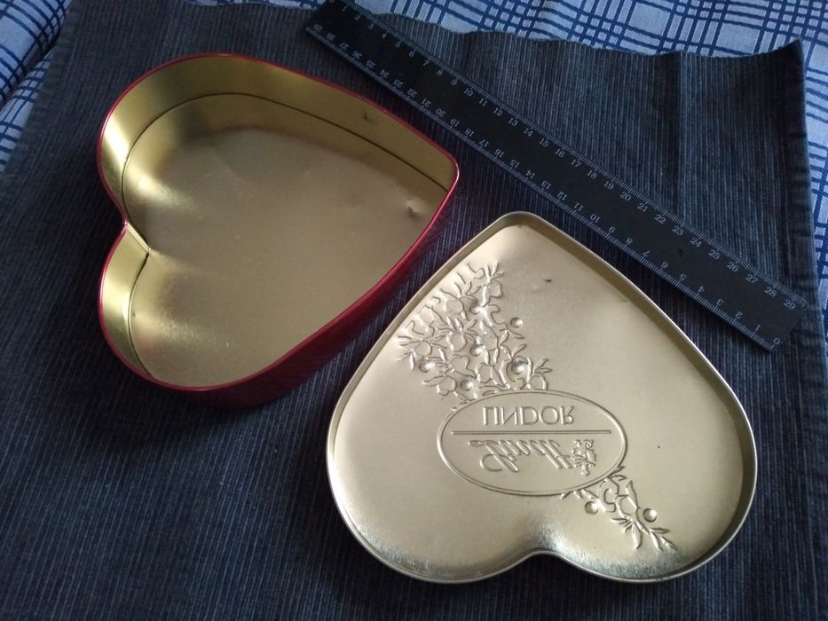 Жестяні коробки сердце кіт в чалмє