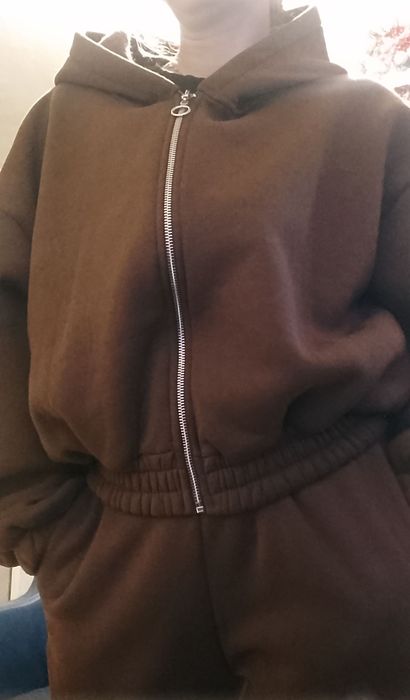 Ciepły dres czekoladowy