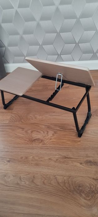 Stolik pod laptop regulowany