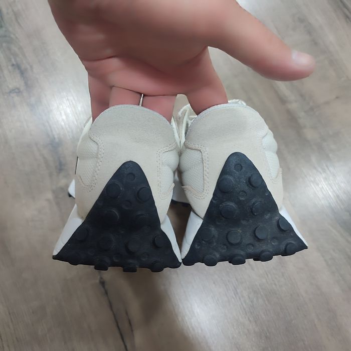 Кросівки New Balance 327 41 розмір