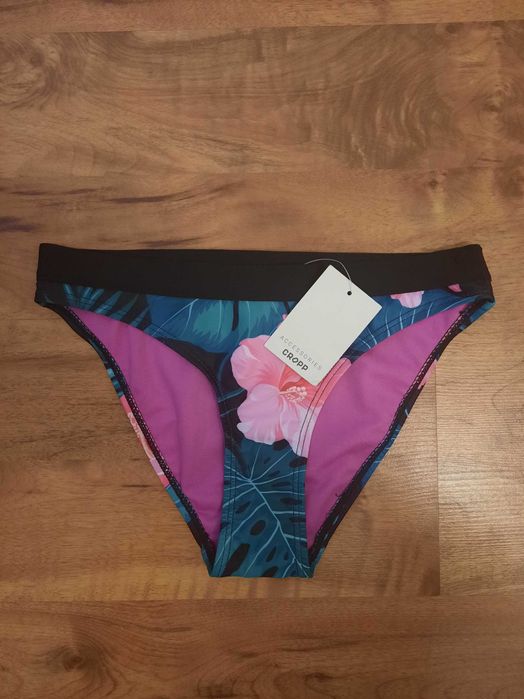 Majtki bikini dół od stroju kąpielowego Cropp rozmiar XS