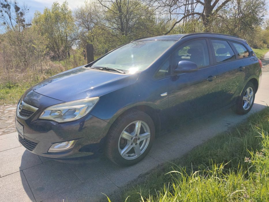 Opel Astra J Sports Tourer Android PDC Tempomat Hak