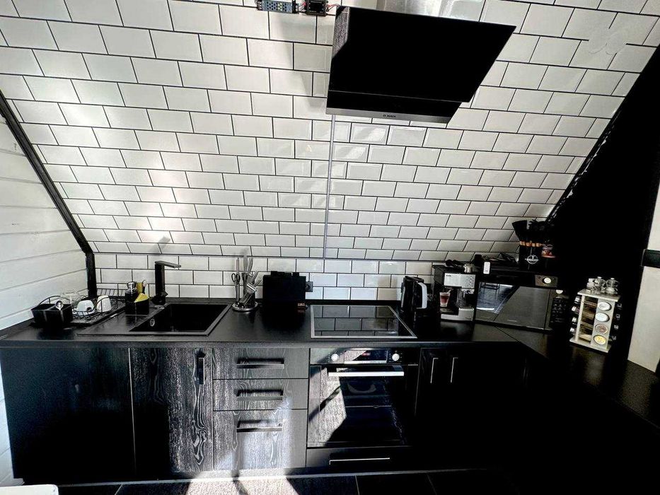 Будинок для відпочинку чи бізнесу на березі водойми_M