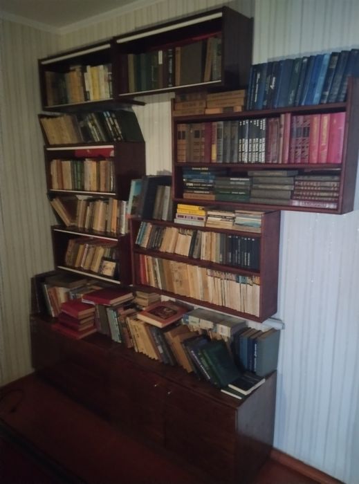 Продаеться библиотека