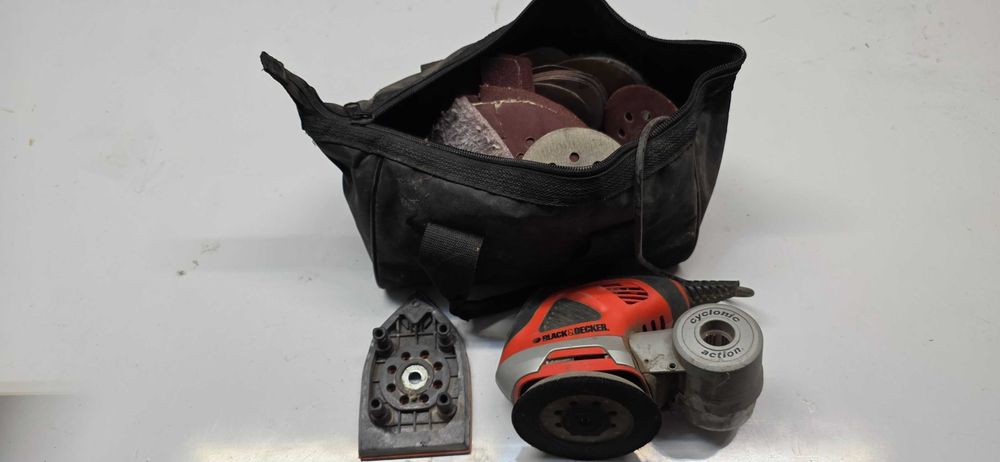 Aparafusadora com 2 baterias Einhell e lixadora Black&Decker com saco de transporte preço para os 2 artigos