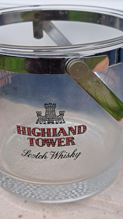 Baldes de gelo - dois disponíveis