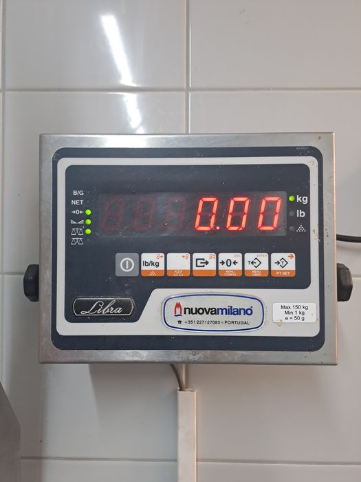 Balança de parede eletronica