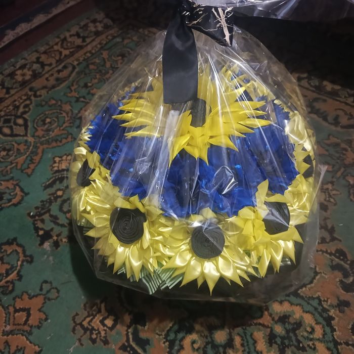 Квіти з атласної стрічки