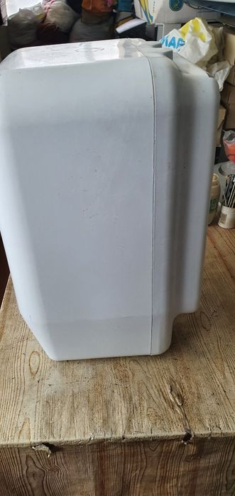 Продам водонагревательThermex на 10л в рабочем состоянии.